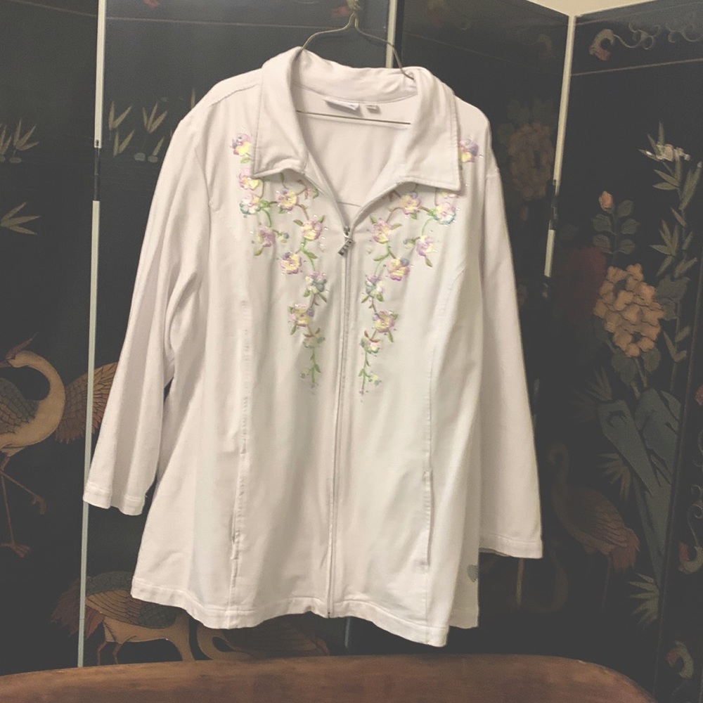 Quacker factory jacket white with beautiful floral embroidery
